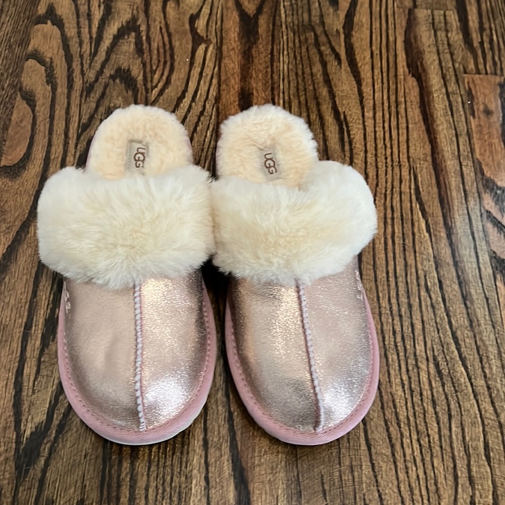 Pink UGG Scuffette II Sparkle Slipper for sparkly Pink